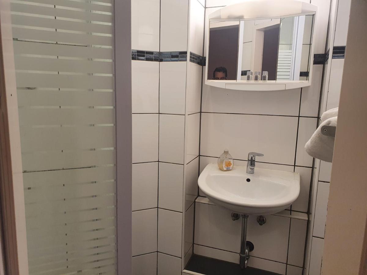 דיסלדורף Hotel Schaum מראה חיצוני תמונה