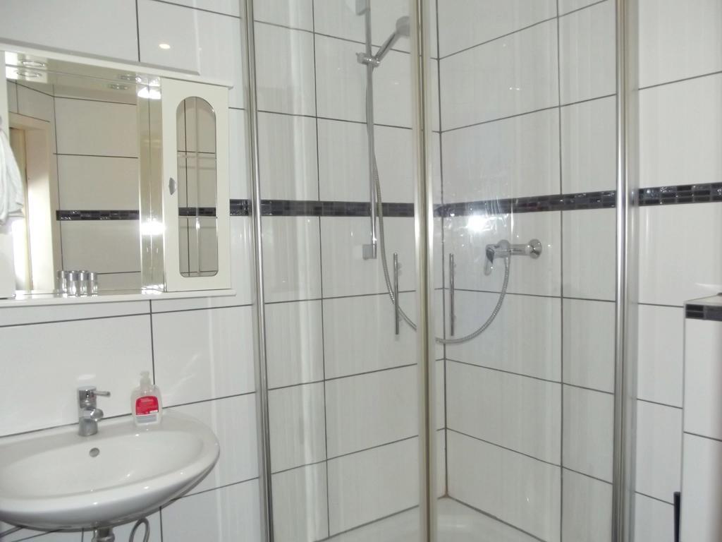 דיסלדורף Hotel Schaum מראה חיצוני תמונה